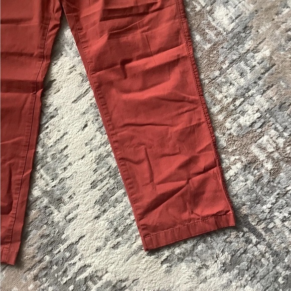 J Crew Mens Bleecker Chino Khaki Rust Pants Size 35x32 Straight Legs Flat Front - Picture 2 of 6